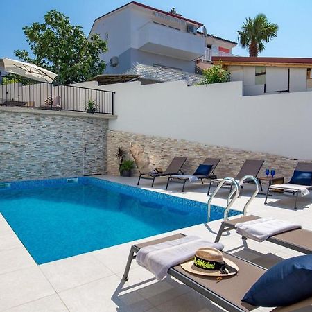 Apartments Villa Frankola With Swimming Pool ツリクヴェニツァ エクステリア 写真