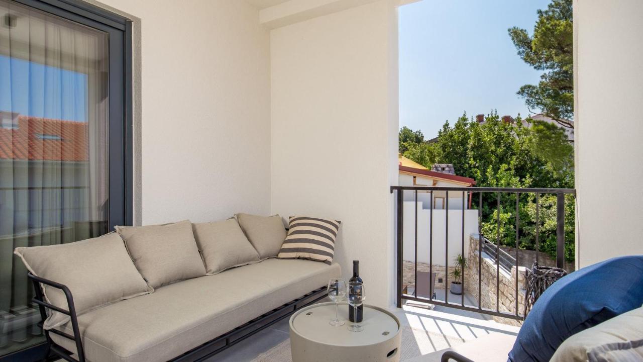 Apartments Villa Frankola With Swimming Pool ツリクヴェニツァ エクステリア 写真
