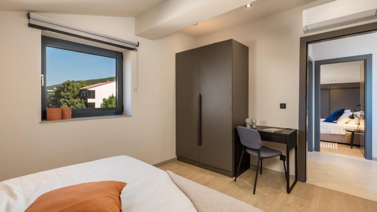 Apartments Villa Frankola With Swimming Pool ツリクヴェニツァ エクステリア 写真