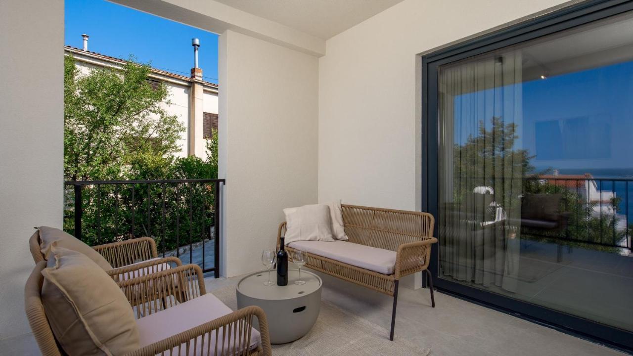 Apartments Villa Frankola With Swimming Pool ツリクヴェニツァ エクステリア 写真