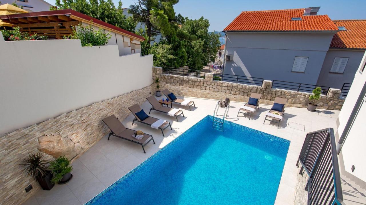 Apartments Villa Frankola With Swimming Pool ツリクヴェニツァ エクステリア 写真