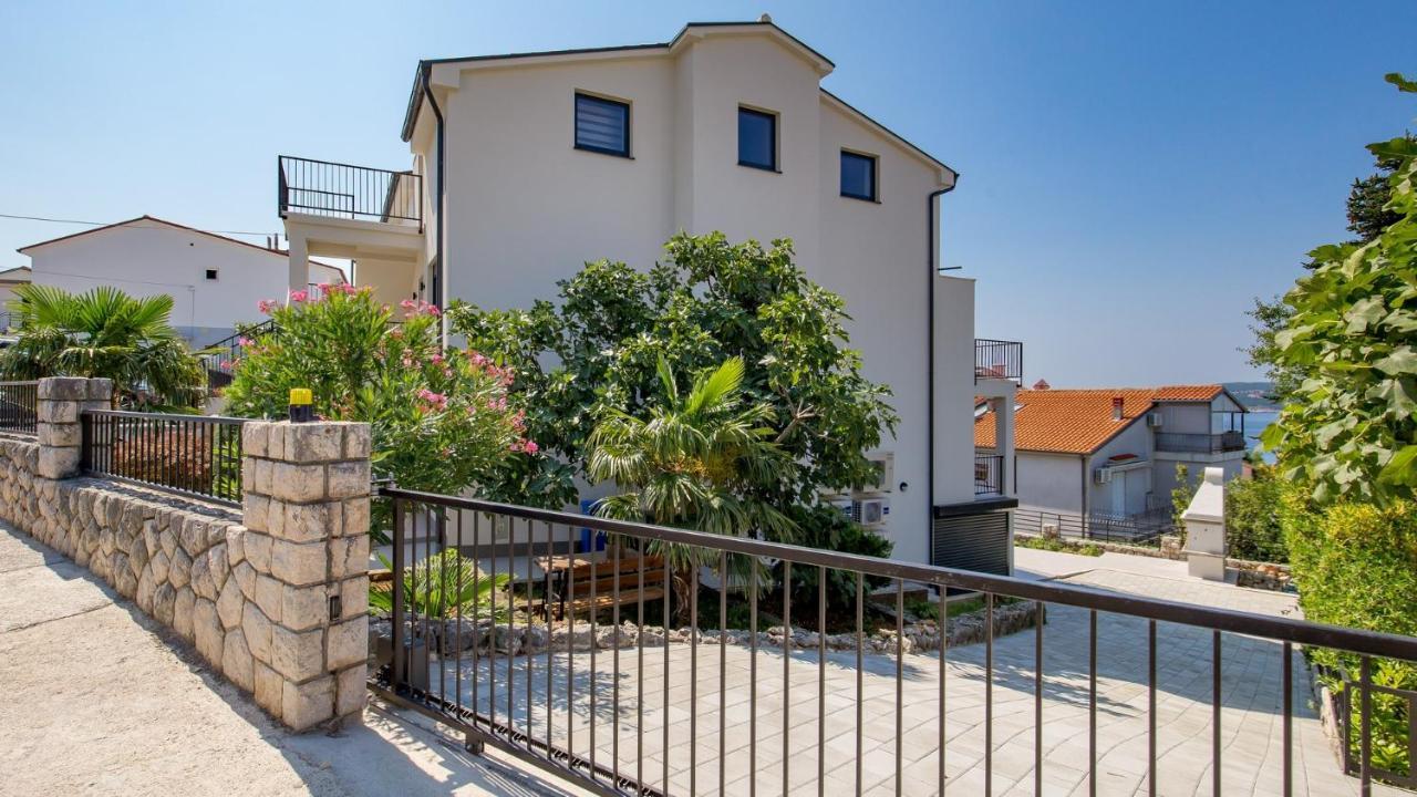 Apartments Villa Frankola With Swimming Pool ツリクヴェニツァ エクステリア 写真